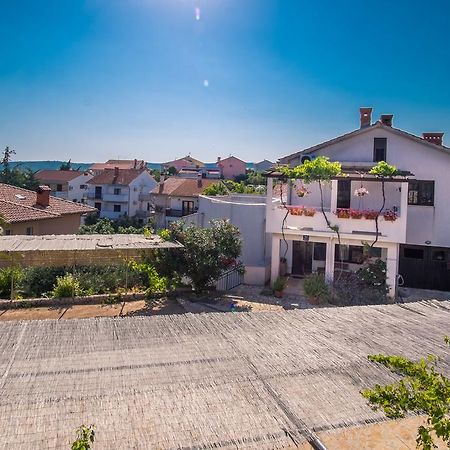 Apartments Rose Krk Town Exterior photo