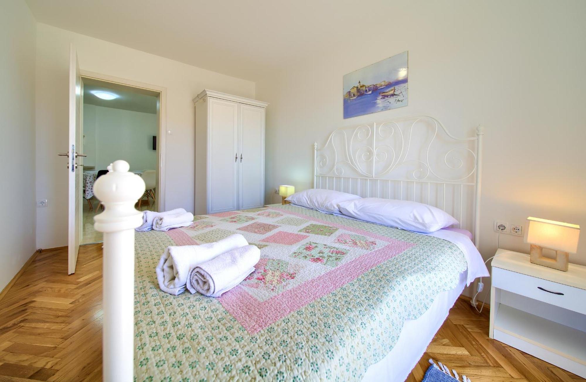 Apartments Rose Krk Town Exterior photo