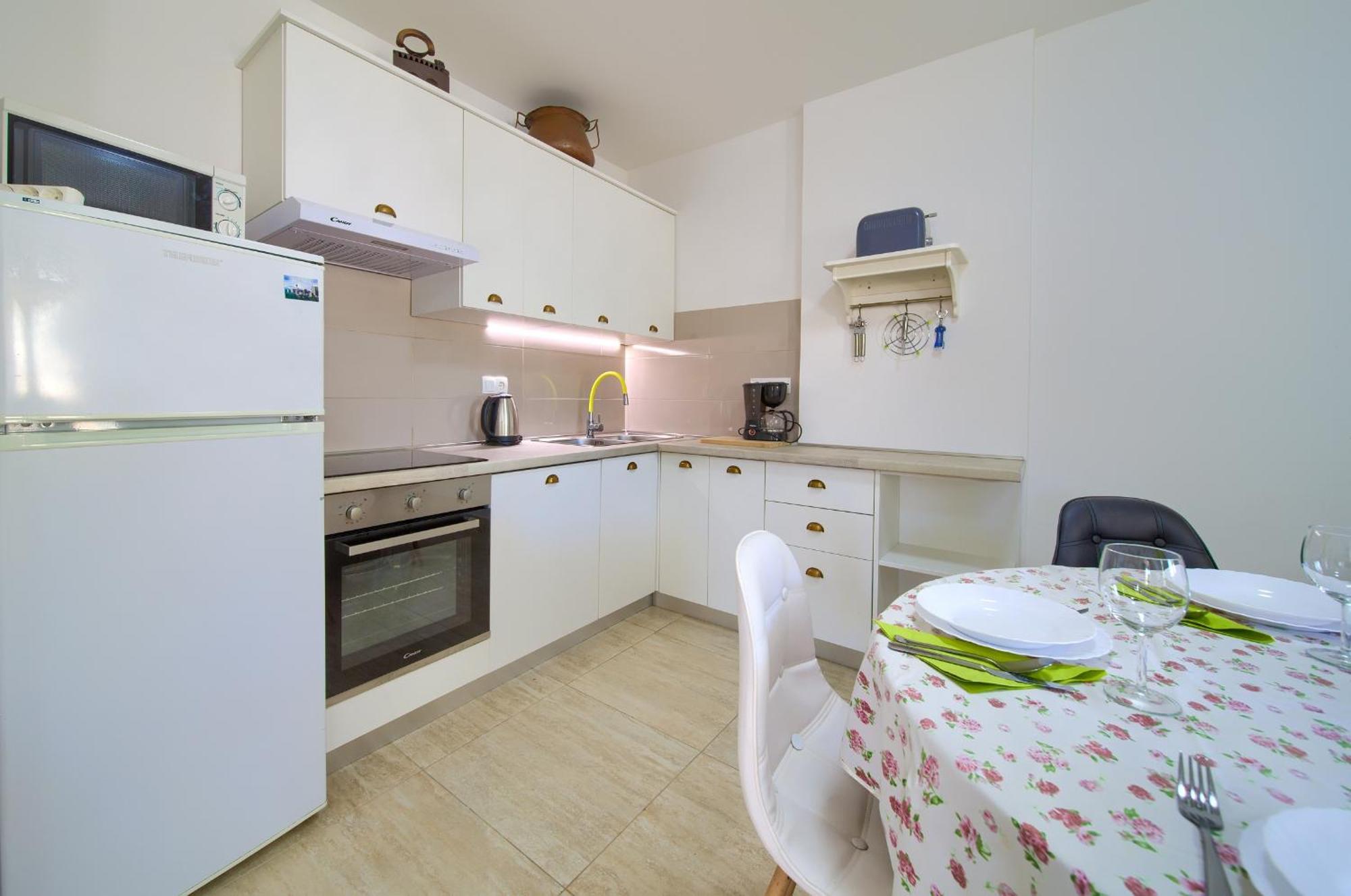 Apartments Rose Krk Town Exterior photo