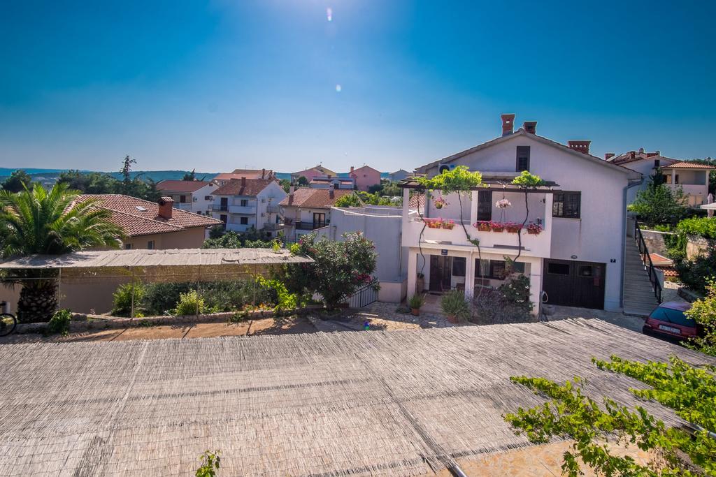 Apartments Rose Krk Town Exterior photo